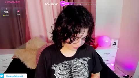 Snapshot of daniellesins2 chatting on 12.04.25 Danielle online show from 12.04.25