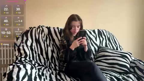 Mia online show from 11.20.25