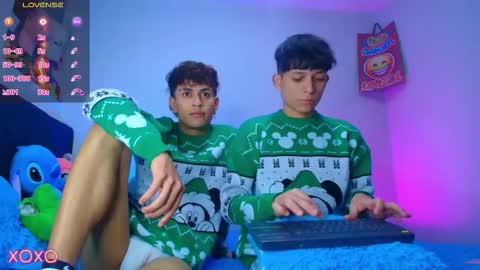 Snapshot of daniels_devil chatting on 12.17.25 daniels online show from 12.17.25