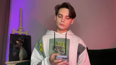 danieltuckerr online show from 11.08.25