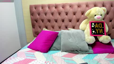 Snapshot of daniibelluci chatting on 01.17.25 DaniiBelluci online show from 01.17.25