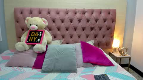 Snapshot of daniibelluci chatting on 10.02.25 DaniiBelluci online show from 10.02.25