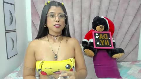 Snapshot of daniibelluci chatting on 12.02.25 DaniiBelluci online show from 12.02.25