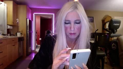 Snapshot of danikawhite69 chatting on 02.04.25 DanikaWhite69 online show from 02.04.25