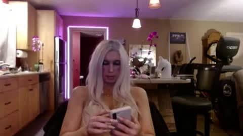 Snapshot of danikawhite69 chatting on 06.25.26 DanikaWhite69 online show from 06.25.26