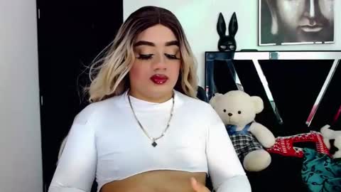 Snapshot of danipein chatting on 09.09.25 danipein online show from 09.09.25