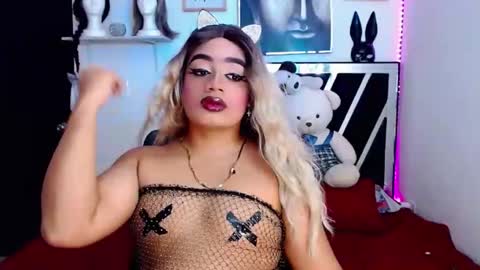 Snapshot of danipein chatting on 09.18.25 danipein online show from 09.18.25