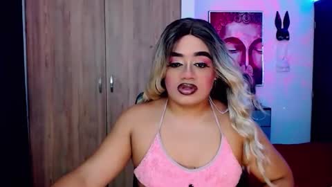 Snapshot of danipein chatting on 09.22.25 danipein online show from 09.22.25