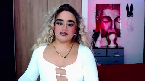 Snapshot of danipein chatting on 09.24.25 danipein online show from 09.24.25