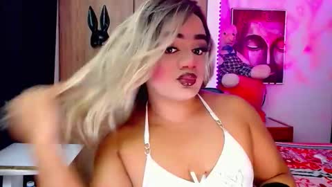 Snapshot of danipein chatting on 10.07.25 danipein online show from 10.07.25