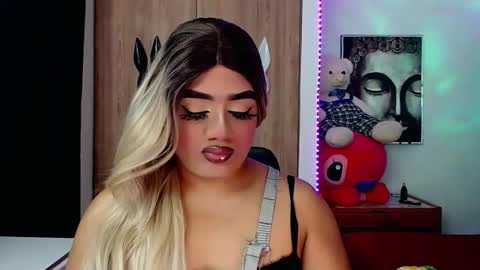 Snapshot of danipein chatting on 10.14.25 danipein online show from 10.14.25