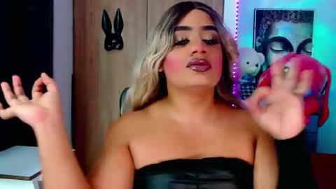 Snapshot of danipein chatting on 10.17.25 danipein online show from 10.17.25