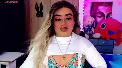 Snapshot of danipein chatting on 10.22.25 danipein online show from 10.22.25