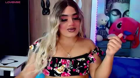 Snapshot of danipein chatting on 10.23.25 danipein online show from 10.23.25