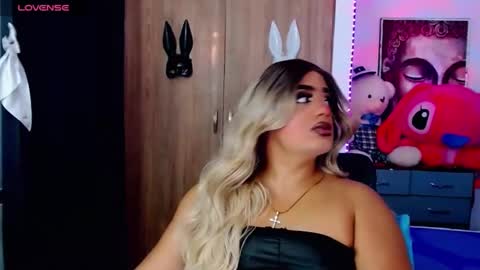 Snapshot of danipein chatting on 10.24.25 danipein online show from 10.24.25