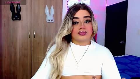 Snapshot of danipein chatting on 10.25.25 danipein online show from 10.25.25