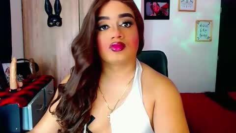 Snapshot of danipein chatting on 11.18.25 danipein online show from 11.18.25