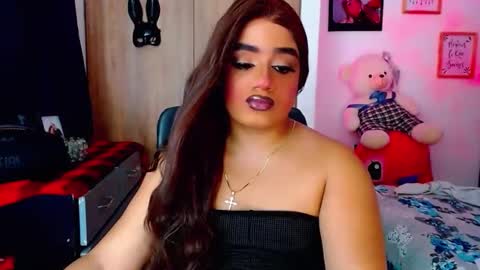 Snapshot of danipein chatting on 11.22.25 danipein online show from 11.22.25