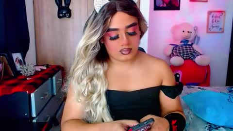 Snapshot of danipein chatting on 11.23.25 danipein online show from 11.23.25