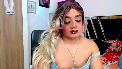 Snapshot of danipein chatting on 12.03.25 danipein online show from 12.03.25