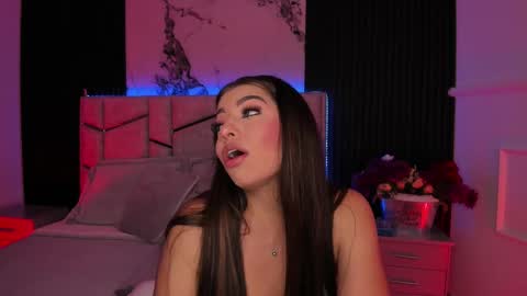 Snapshot of daniphoenixx chatting on 11.21.25 Dani Phonenix online show from 11.21.25