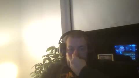 Snapshot of danishman1980 chatting on 11.02.25 danishman1980 online show from 11.02.25