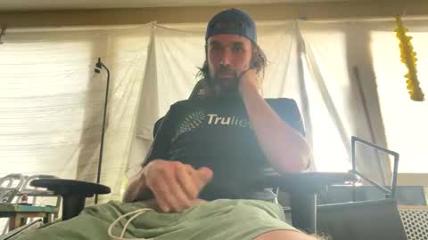 Snapshot of daniszyramaer chatting on 02.04.25 ZyRaMaxx online show from 02.04.25