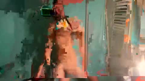 Snapshot of daniszyramaer chatting on 02.20.25 ZyRaMaxx online show from 02.20.25