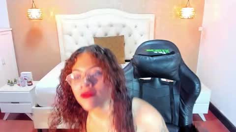Snapshot of danixa_fire chatting on 10.31.25 D A N I X A online show from 10.31.25