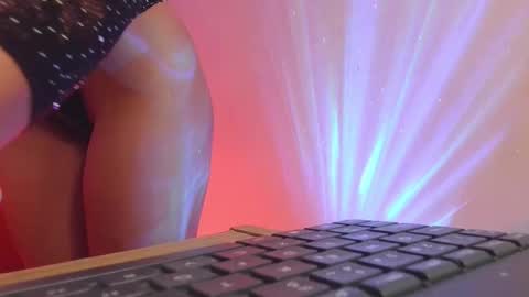 Pau online show from 10.07.25