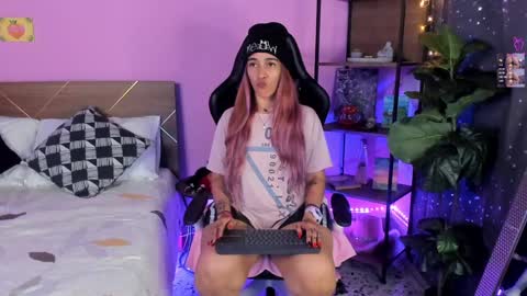 Dannacastle online show from 01.30.25