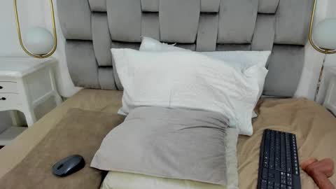 Snapshot of danna__ortiz chatting on 02.12.25 Danna online show from 02.12.25