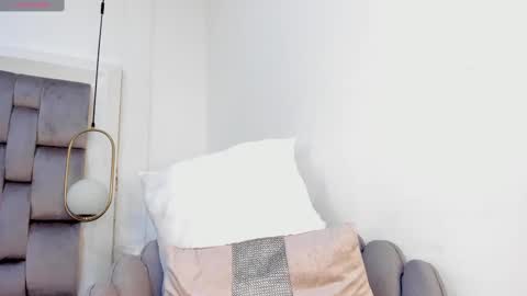 Snapshot of danna__ortiz chatting on 02.20.25 Danna online show from 02.20.25