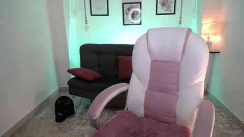 Danna online show from 10.23.25