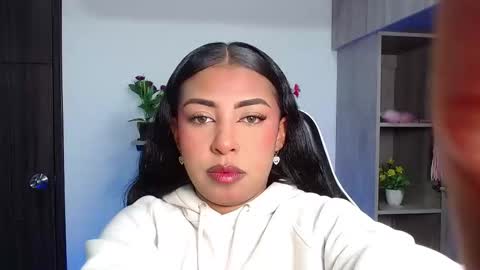 Danna online show from 10.17.25