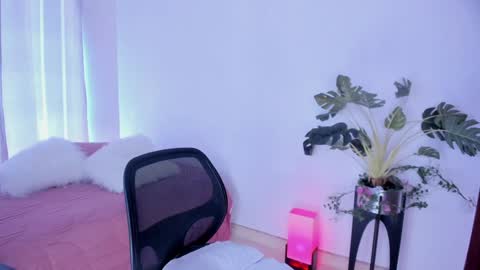 Snapshot of danna_stewart chatting on 12.02.24 Paulina online show from 12.02.24