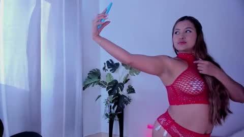 Snapshot of danna_stewart chatting on 02.21.25 Paulina online show from 02.21.25