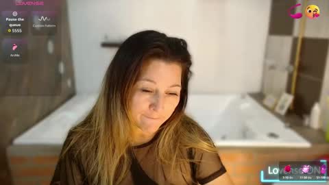 Snapshot of danna_wester chatting on 09.17.25 D a n n a w e s t e r online show from 09.17.25