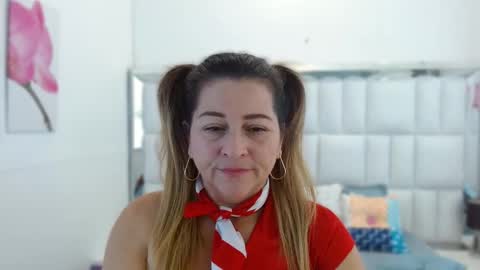 Snapshot of danna_wester chatting on 09.18.25 D a n n a w e s t e r online show from 09.18.25