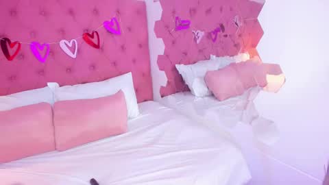 Danna  online show from 02.14.25