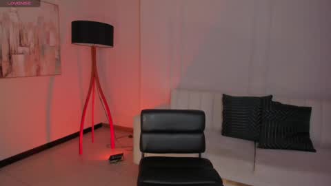 Danna Cruz  online show from 02.24.25