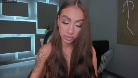 Danna Cruz  online show from 02.16.26