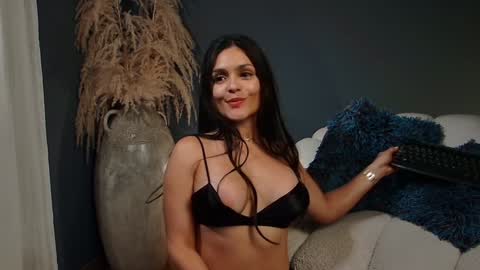 Snapshot of dannalut chatting on 01.19.25 Danna online show from 01.19.25