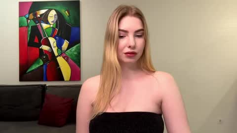Snapshot of dannamissss chatting on 12.16.24 dannamissss online show from 12.16.24