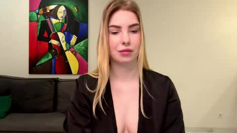 Snapshot of dannamissss chatting on 12.23.24 dannamissss online show from 12.23.24