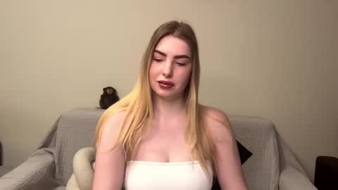 Snapshot of dannamissss chatting on 03.03.25 dannamissss online show from 03.03.25