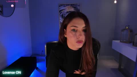 Snapshot of danniesmithx chatting on 11.20.25 Dannie online show from 11.20.25