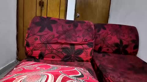 Snapshot of dannthor chatting on 03.08.25 Dann PVT on online show from 03.08.25