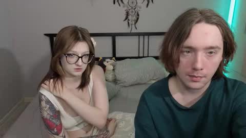 Snapshot of danny_and_ellen chatting on 12.13.25 danny and ellen online show from 12.13.25