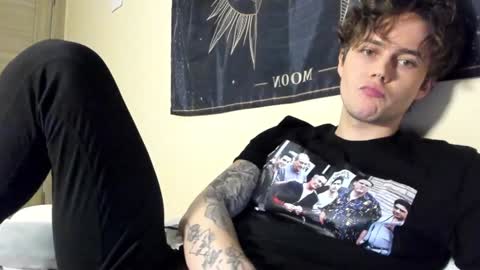 Snapshot of danny_love01 chatting on 12.16.24 danny online show from 12.16.24